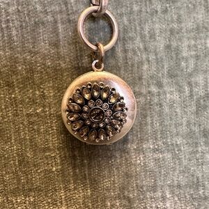 Fossil brand silver and crystal necklace